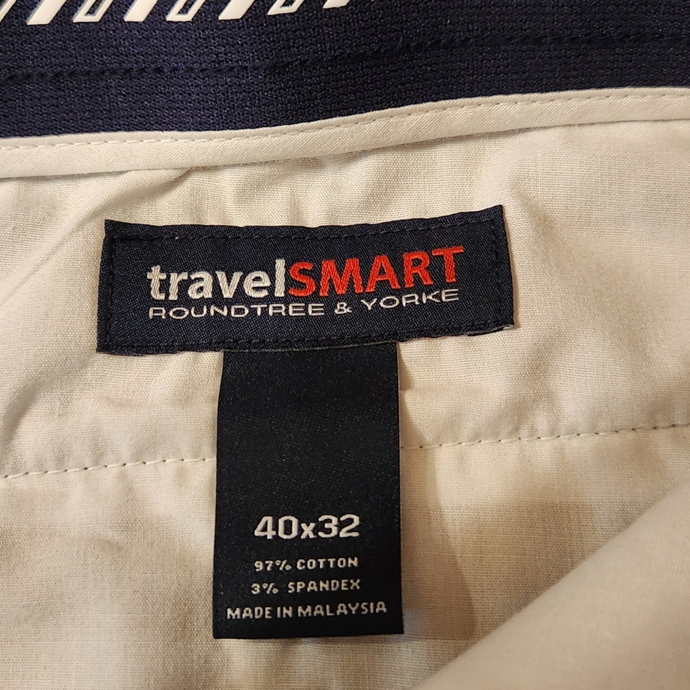 Roundtree and York men's Slacks. Dark khaki color. Size 40x32.